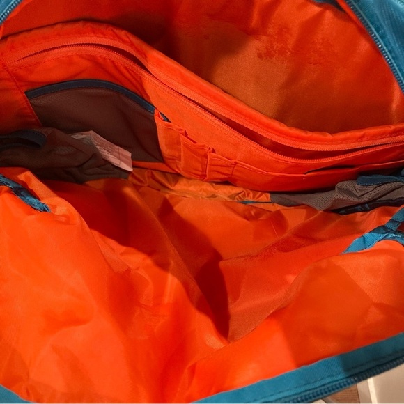 MEC  Stratis Messenger Shoulder Bag 13L Unisex laptop backpack daypack waist - Picture 4 of 16